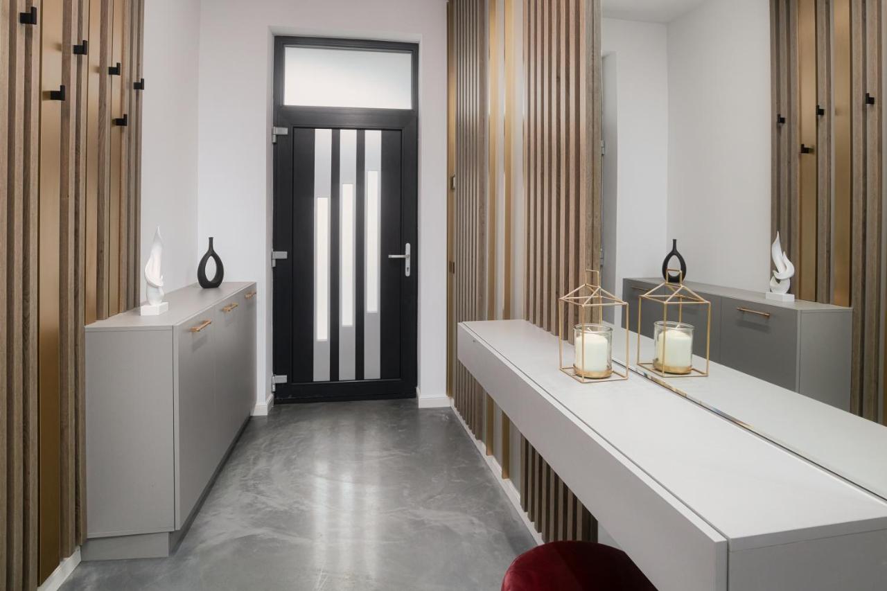 Peninsula Luxury & Spa - 2