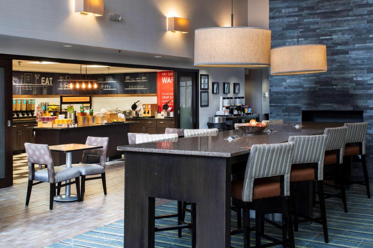 Hampton Inn & Suites Chicago/Lincolnshire photo 2
