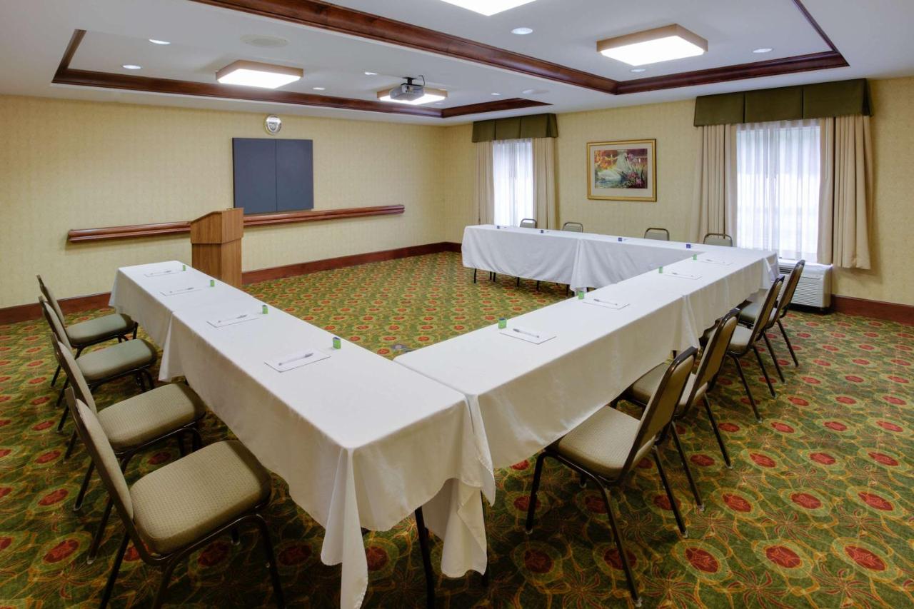 Hampton Inn Auburn photo 4