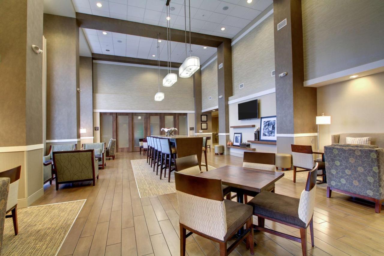 Hampton Inn & Suites Milwaukee West photo 3