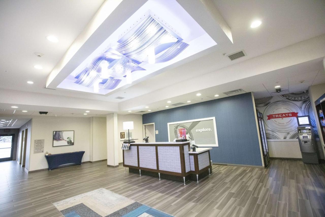 Hampton Inn Toledo/Oregon photo 3