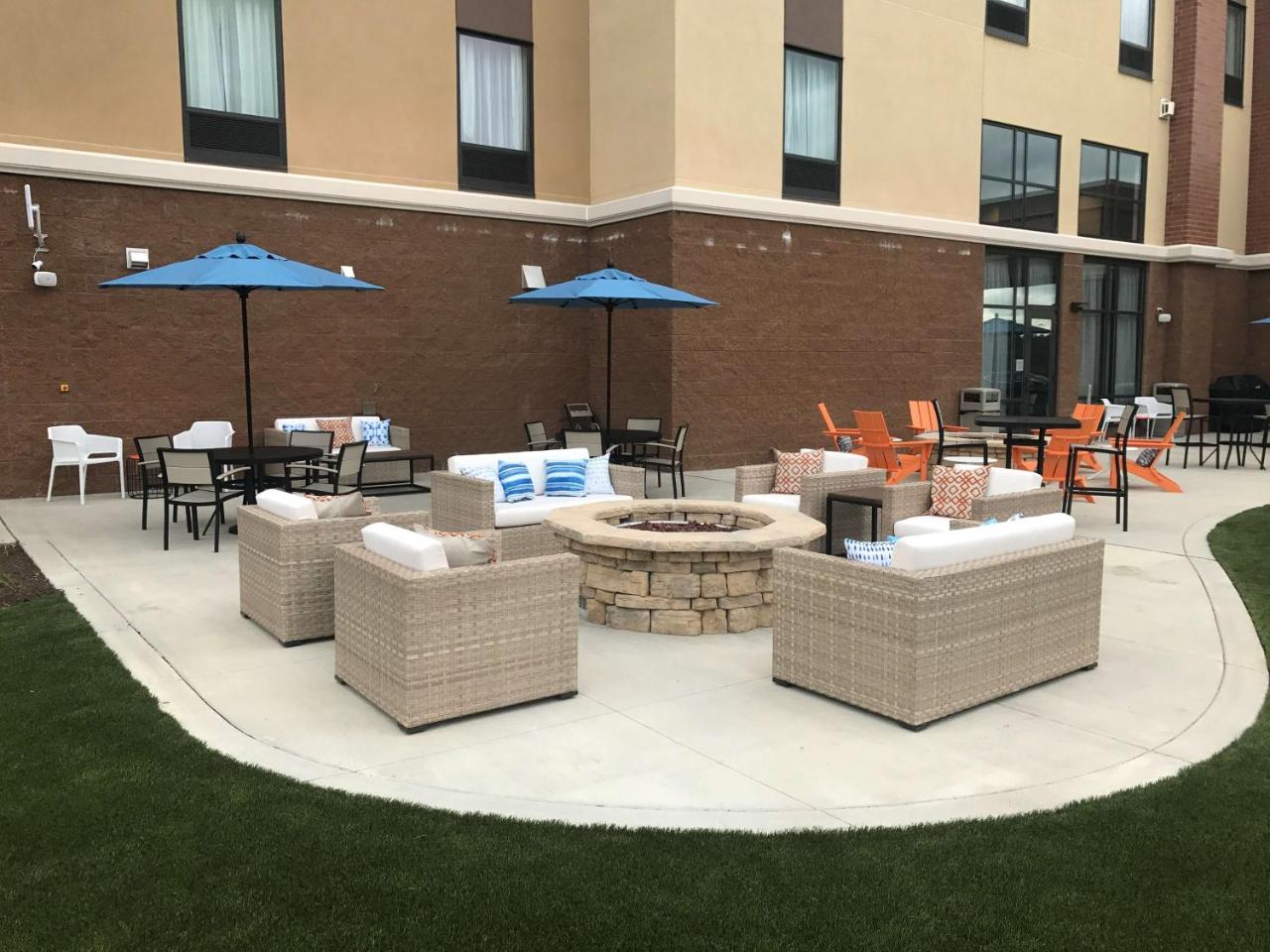 Hampton Inn & Suites West Morgantown University Towne Centre photo 4