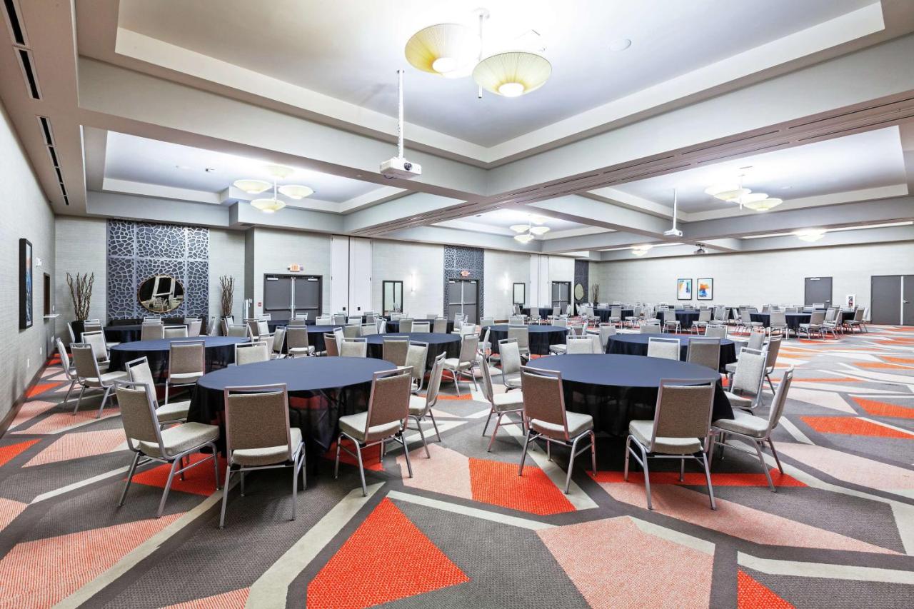 Hampton Inn by Hilton Gardner Conference Center photo 2