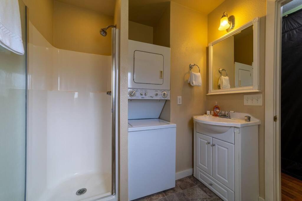 Elk Meadow Cabins 15B Lady Bird - Single Room photo 2