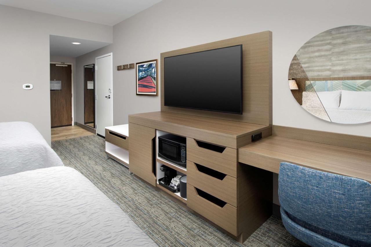 Hampton Inn Boston Logan Airport Chelsea photo 3