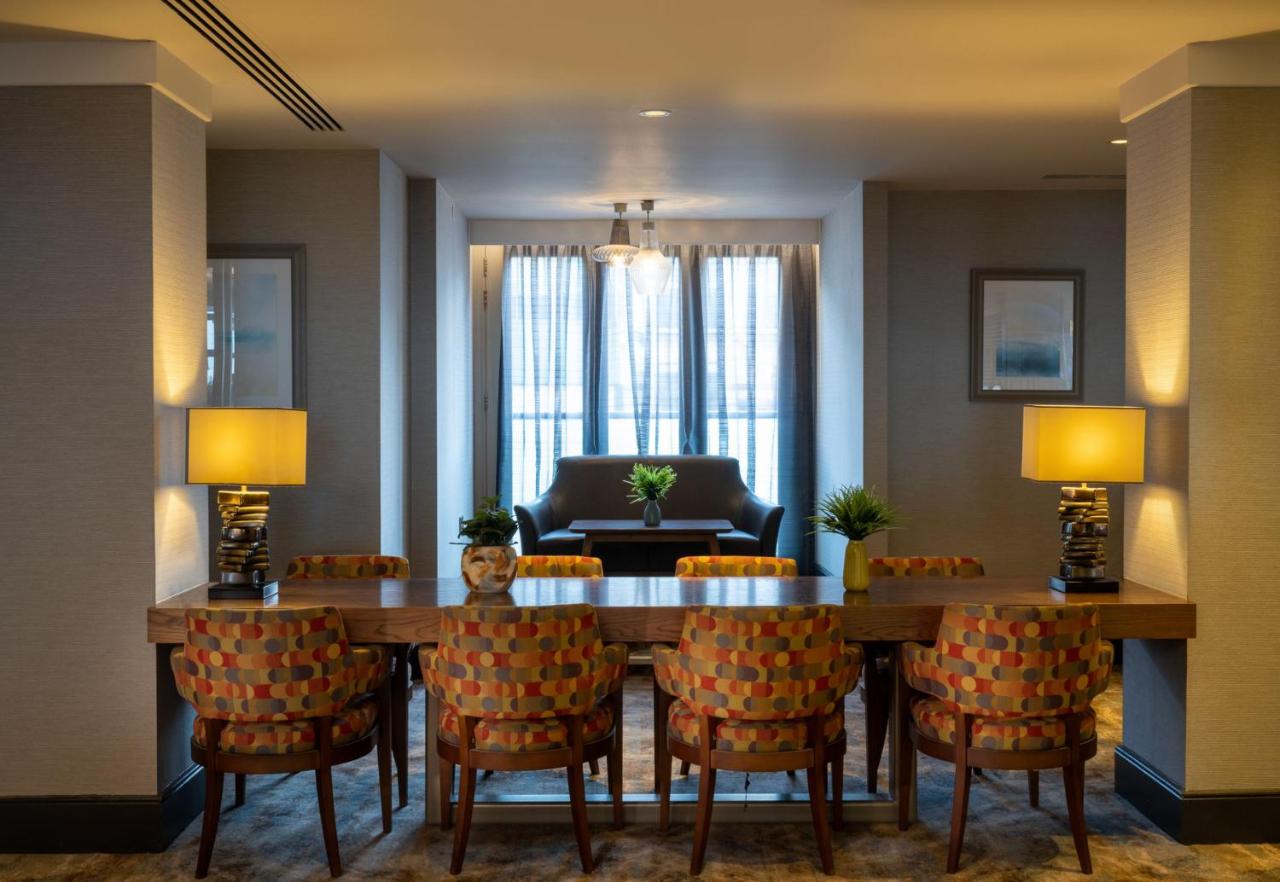 Leonardo Royal Hotel Brighton Waterfront - 3