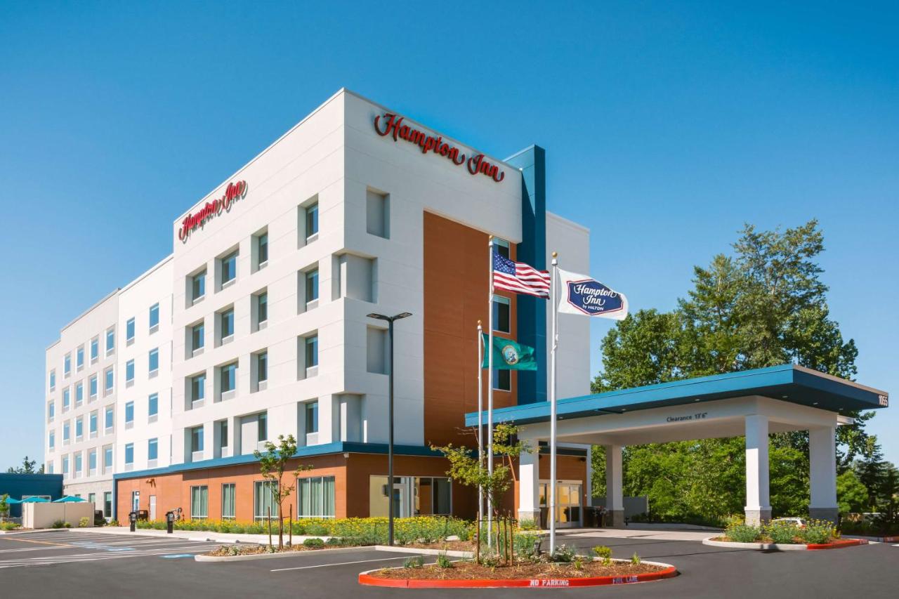 Hampton Inn by Hilton Bellingham Airport
