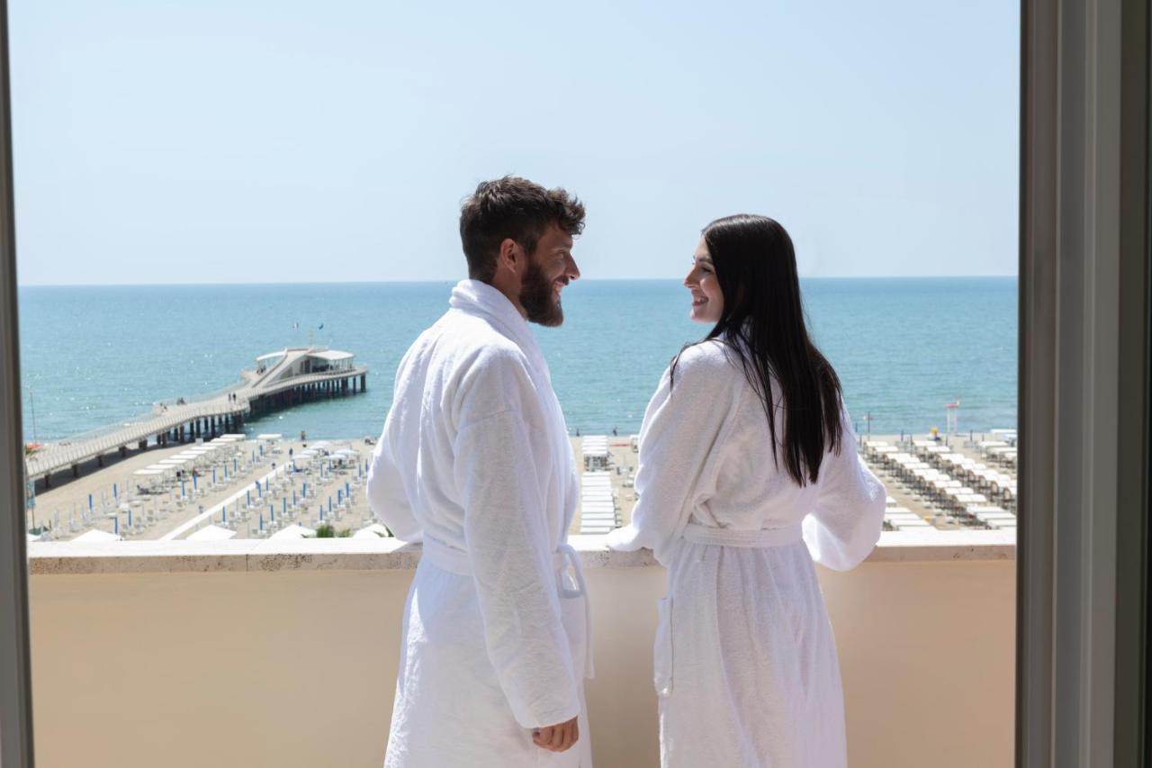 Grand Hotel & Riviera - 2