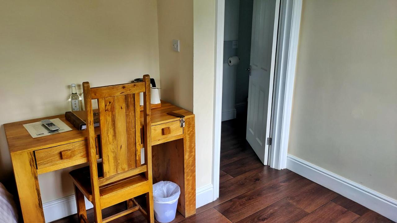 The Trusty Servant Inn - 4