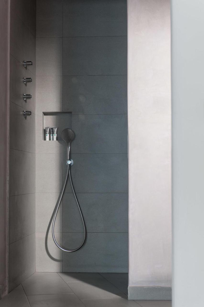 Neptune Luxury Suites - 6