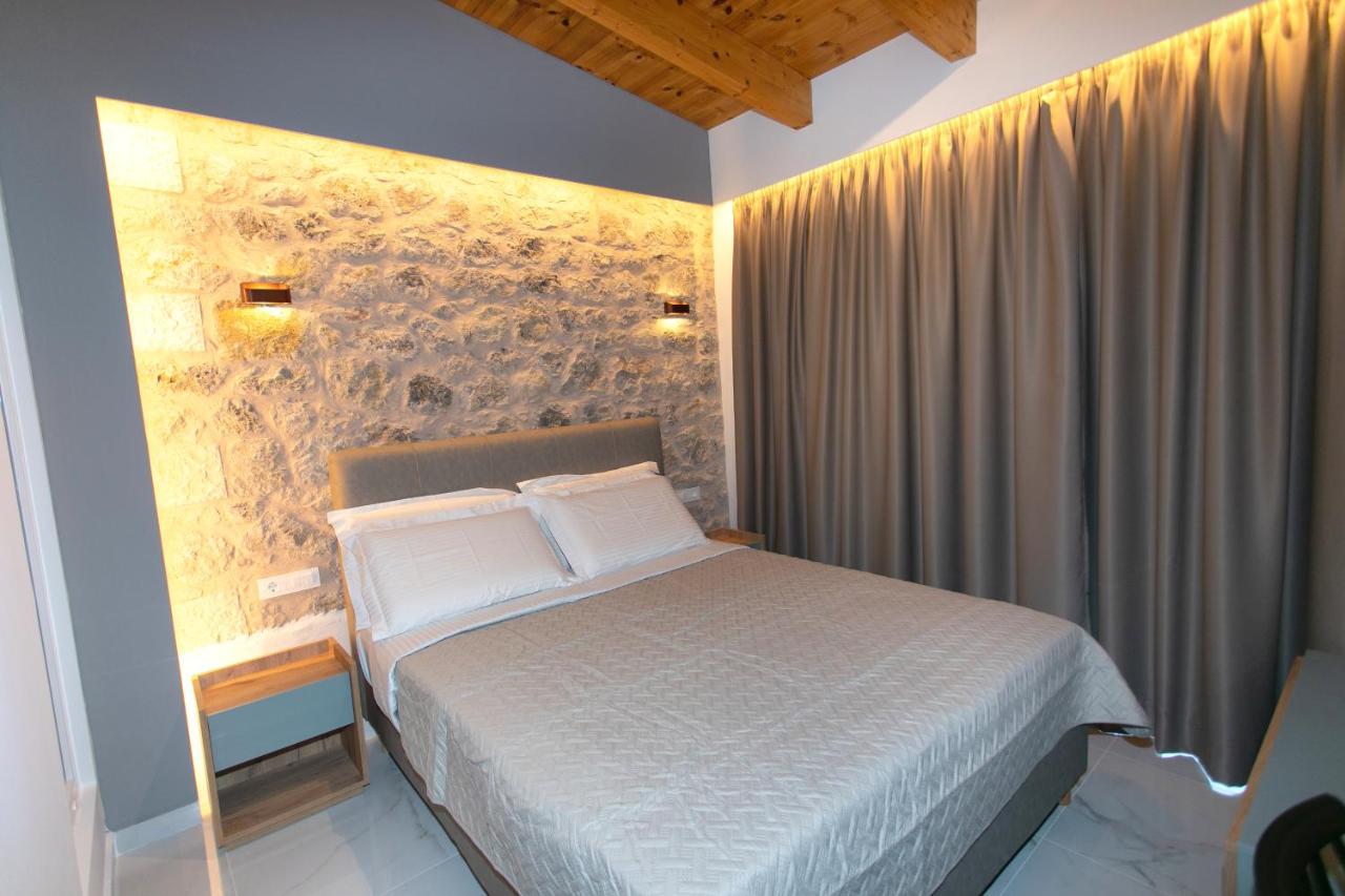 Elais Luxury Villas - 4