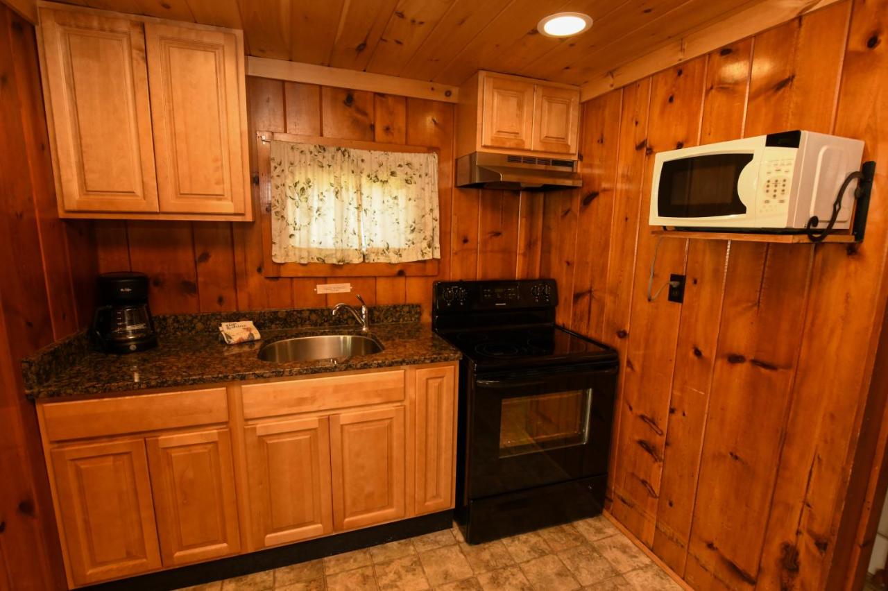 Lake George Diamond Cove Cottages, Cabins, & Hotel photo 4