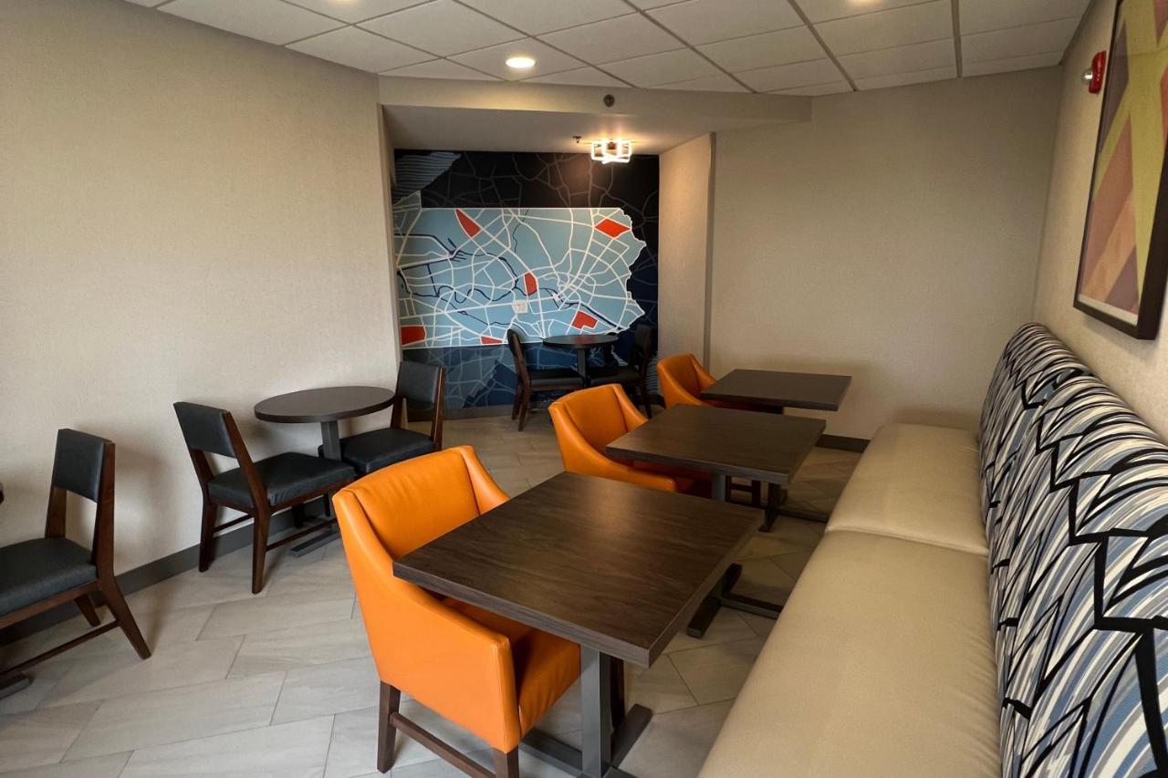 Photo - Holiday Inn Express Harrisburg I-81 - Hershey By IHG
