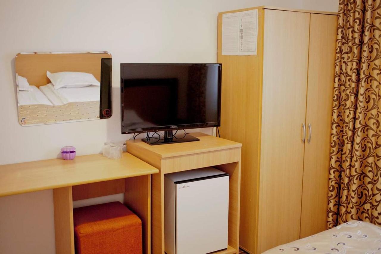 Hotel Mya photo 2