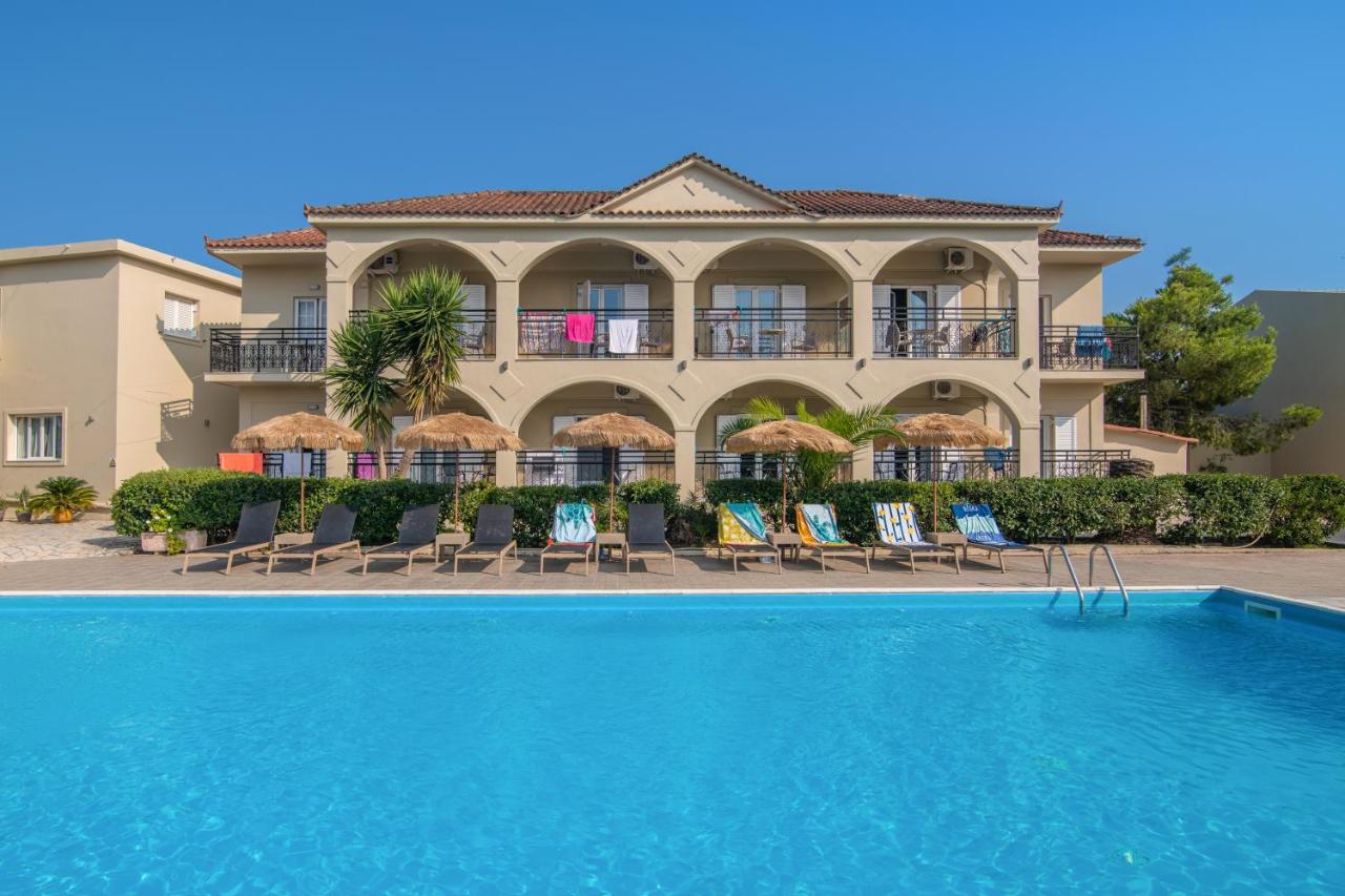 Grapevines Hotel - 2