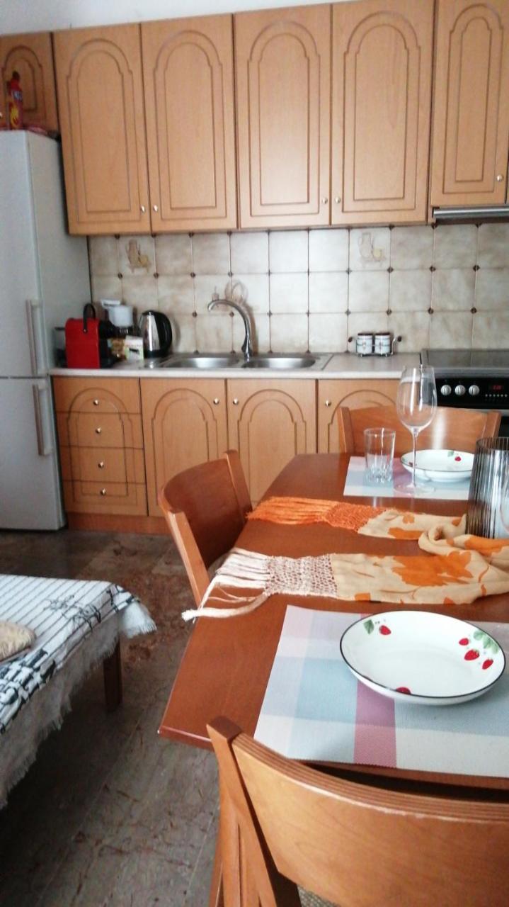 Aunt Vaso Sweet Home - 3