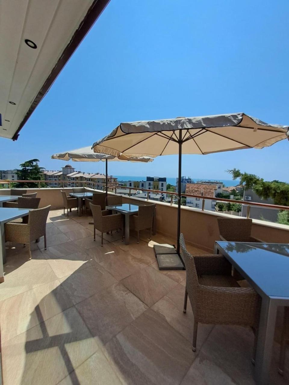 Vemara City Boutique Hotel-free parking photo 4