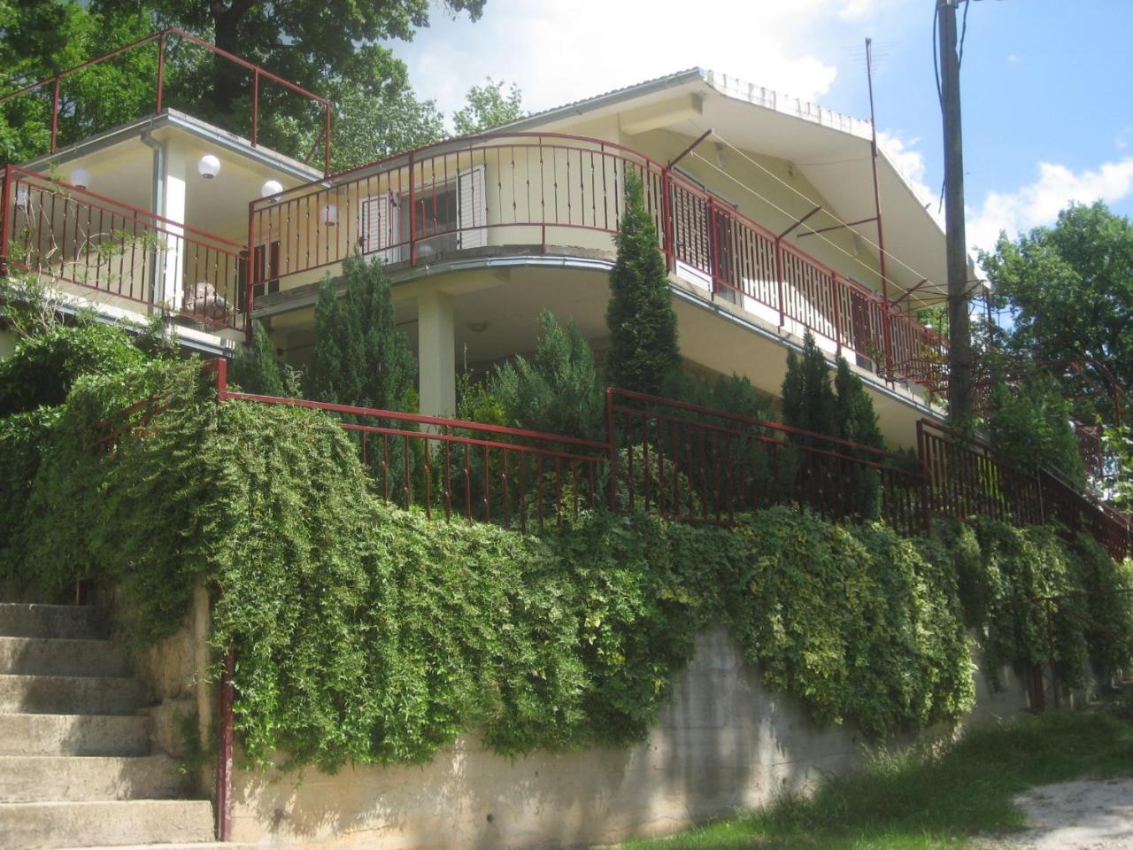Apartments Cvitini Dvori Garjak - 4