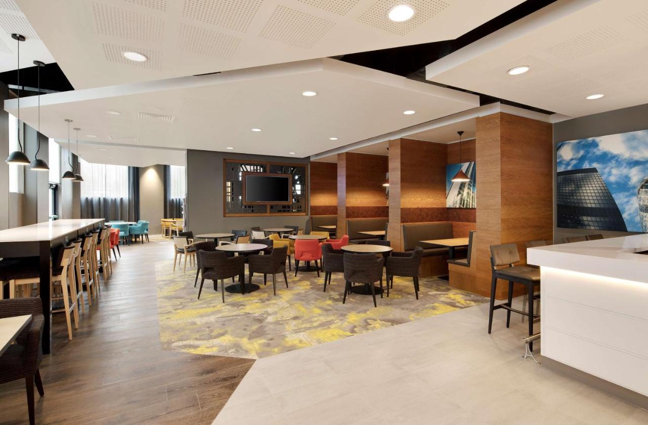 Hampton By Hilton London Docklands - 4