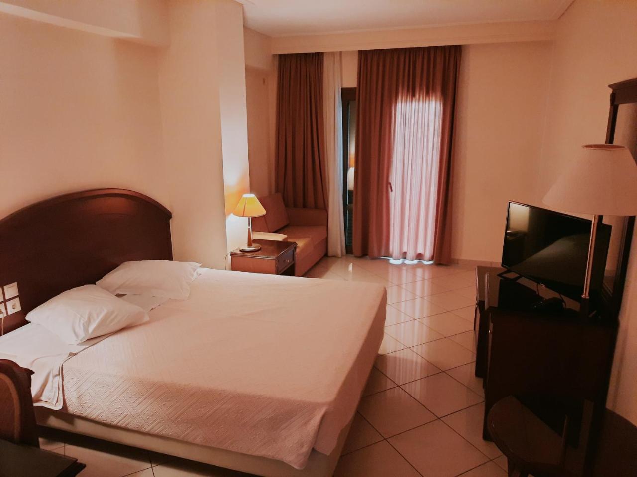 Europa Beach Hotel photo 4