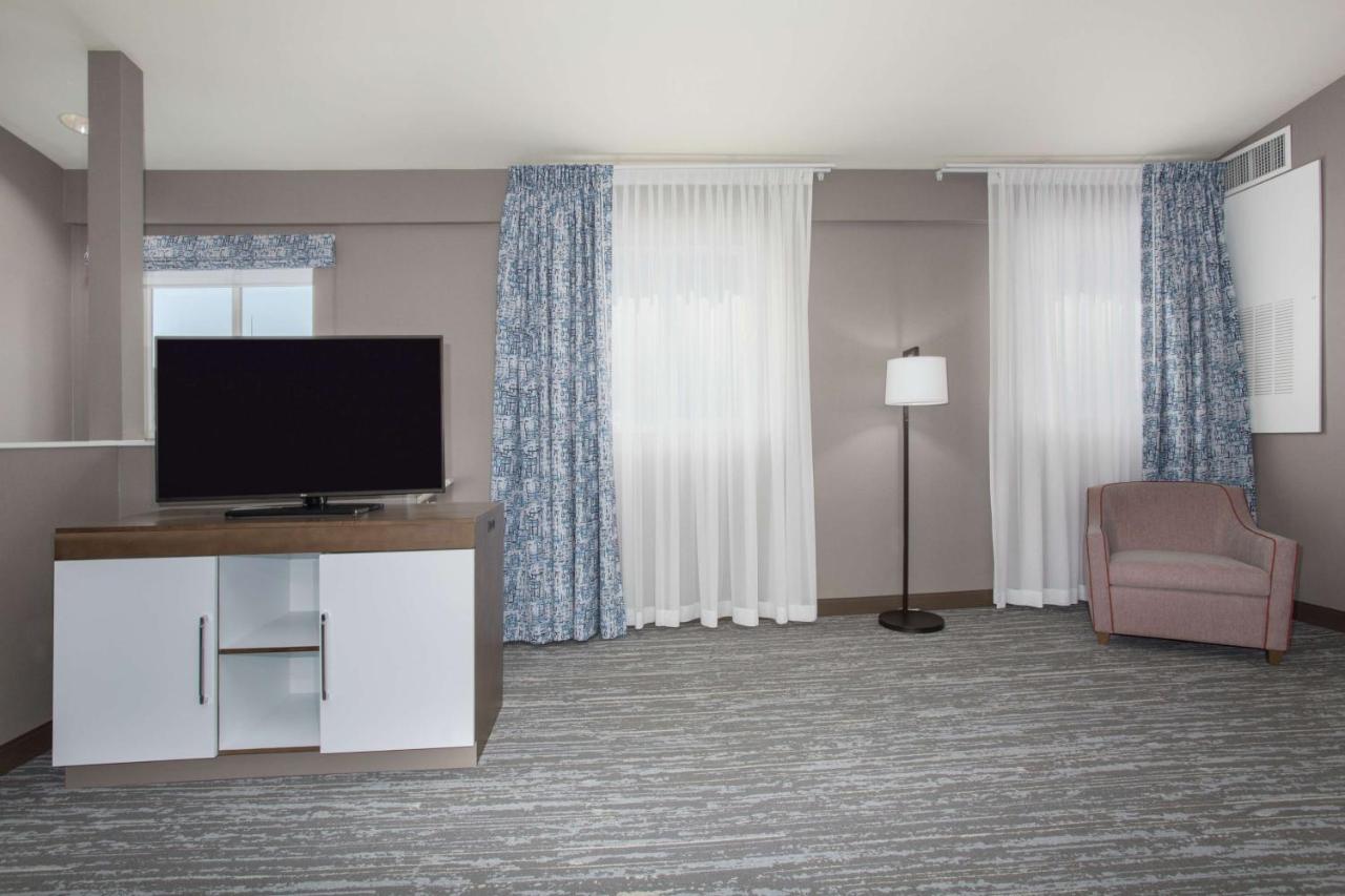 Hampton Inn & Suites Denver-Downtown photo 2