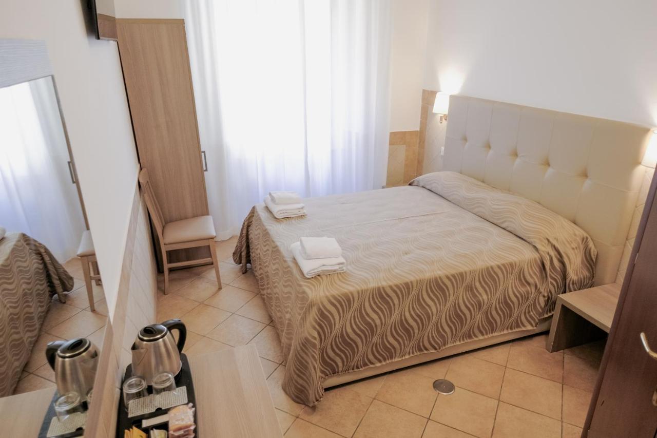 Hotel Alex Square photo 2