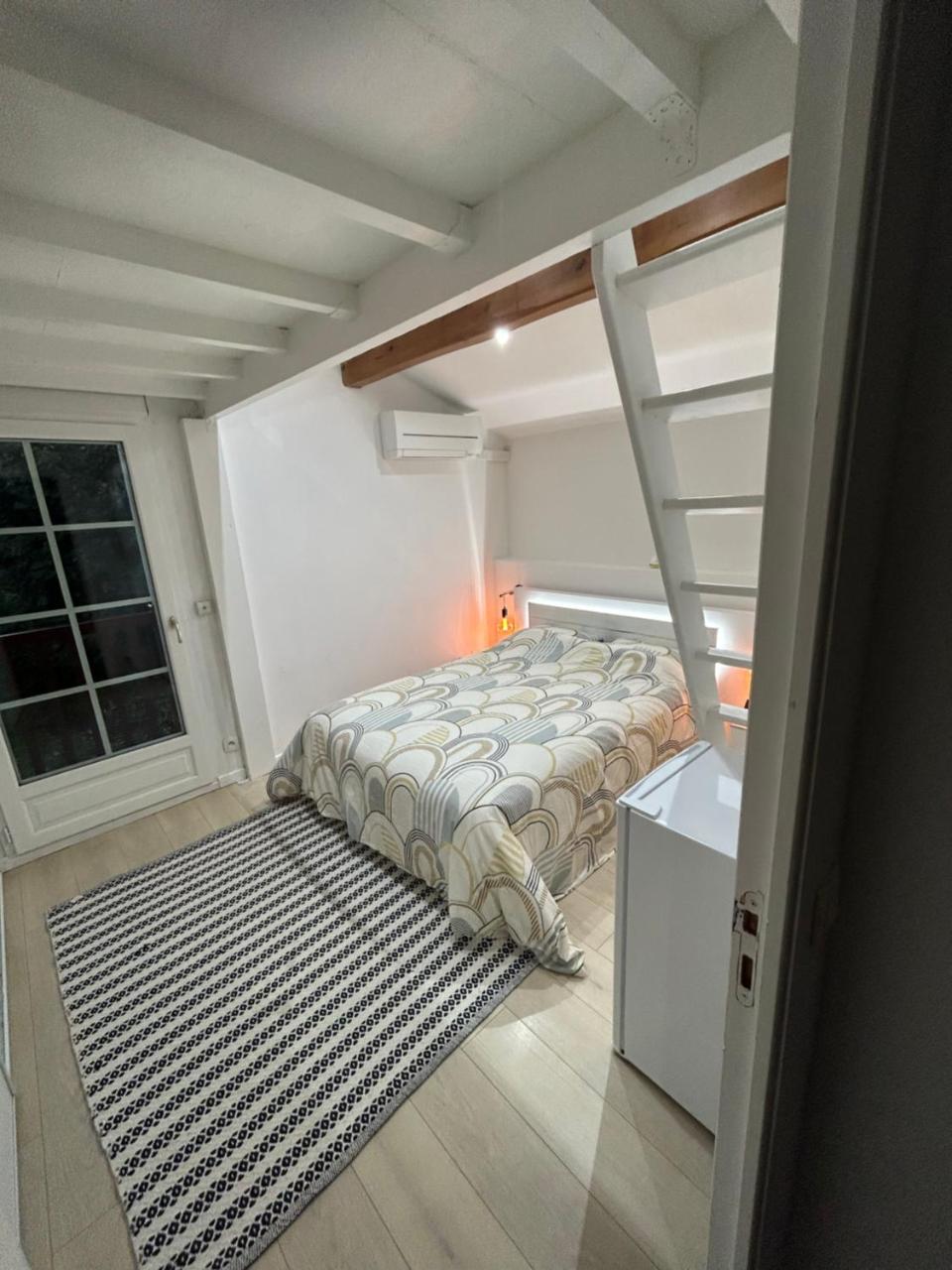 Les chambre de amour - 4