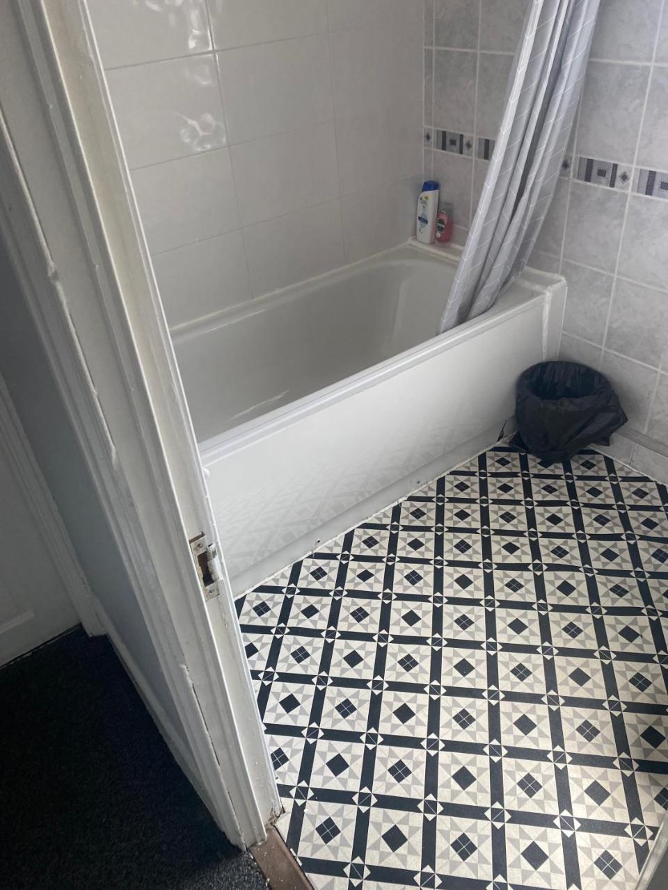 belfast bnb over 25s only photo 2