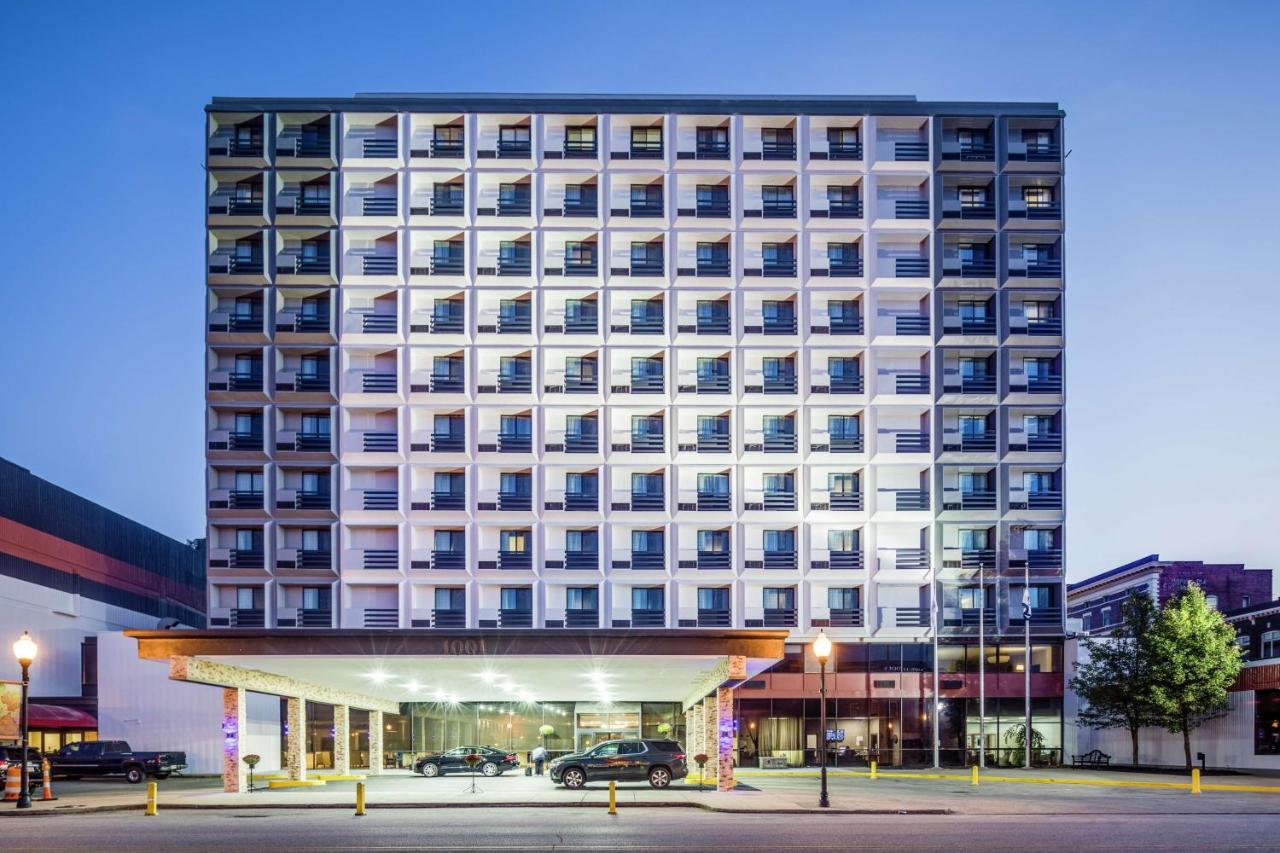 Doubletree by Hilton Huntington photo 4