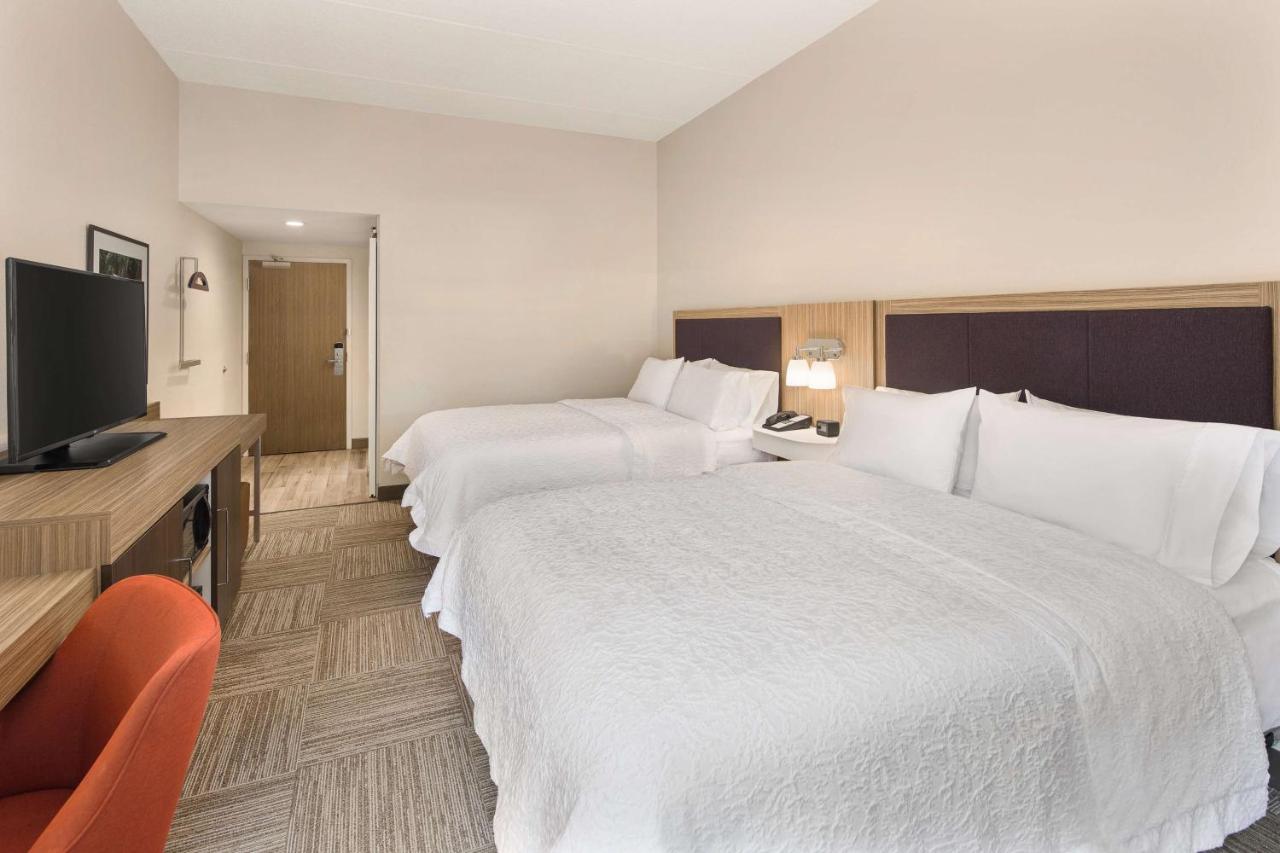 Hampton Inn LaGrange near Callaway Gardens photo 2