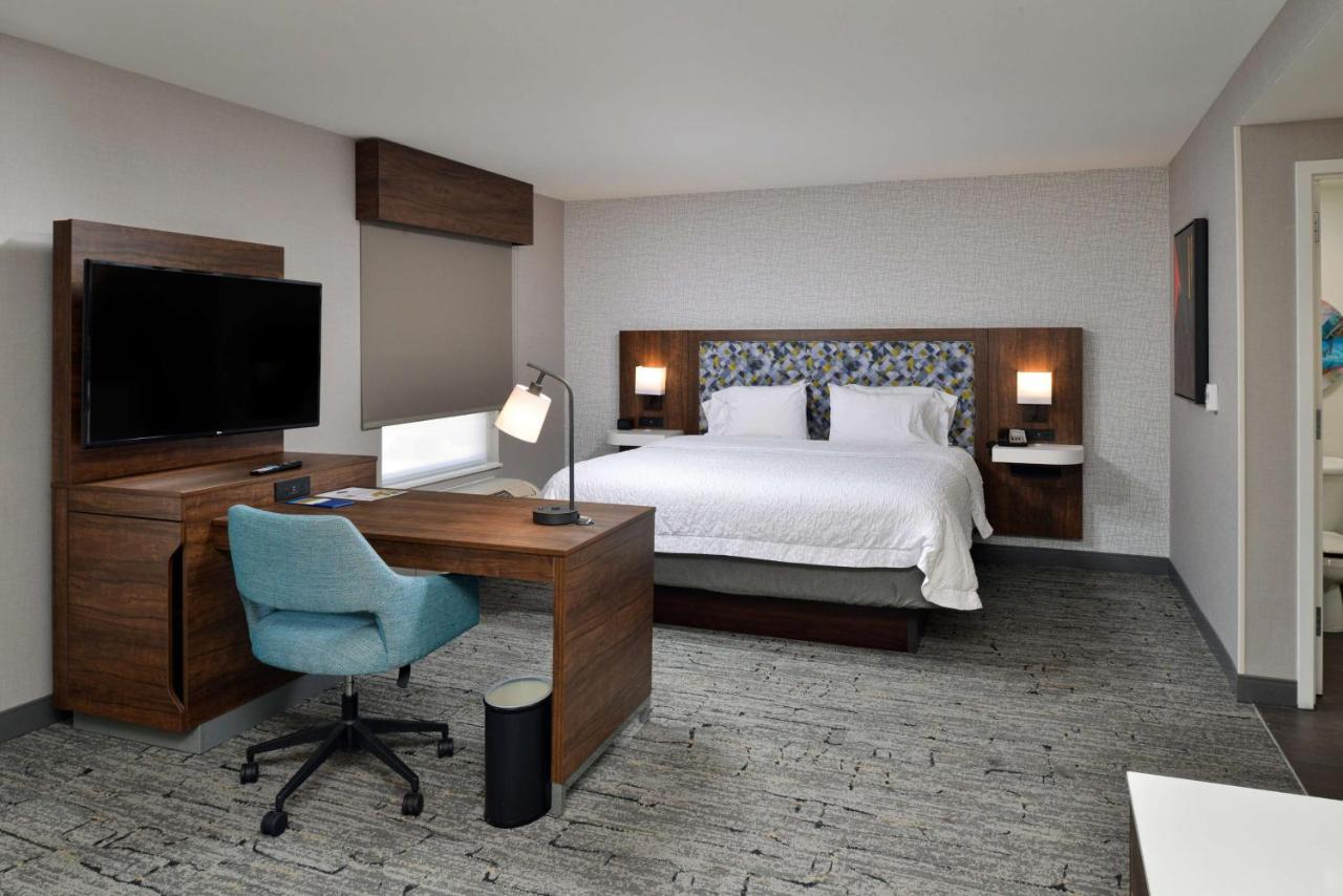 Hampton Inn & Suites Las Vegas Airport photo 2