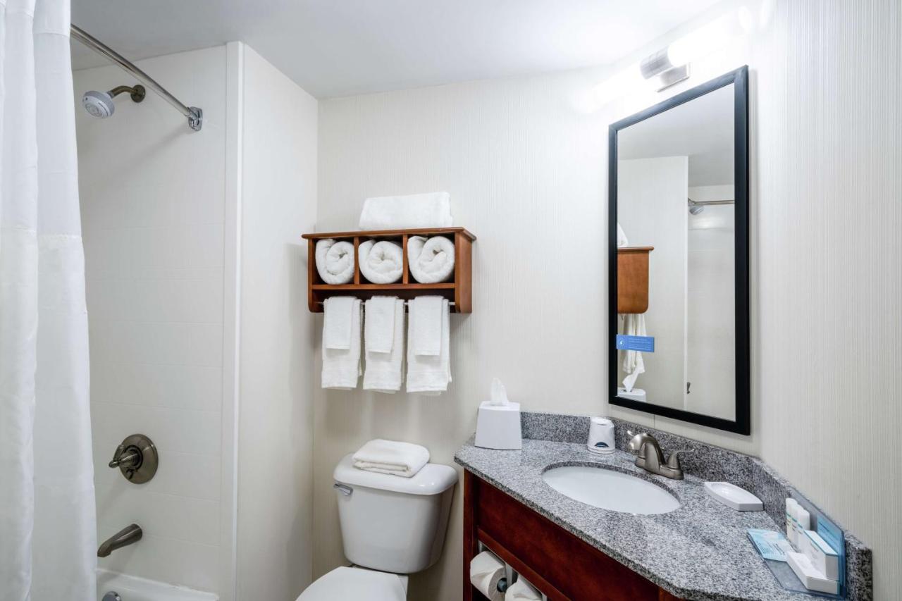 Hampton Inn & Suites Mooresville/Lake Norman photo 4