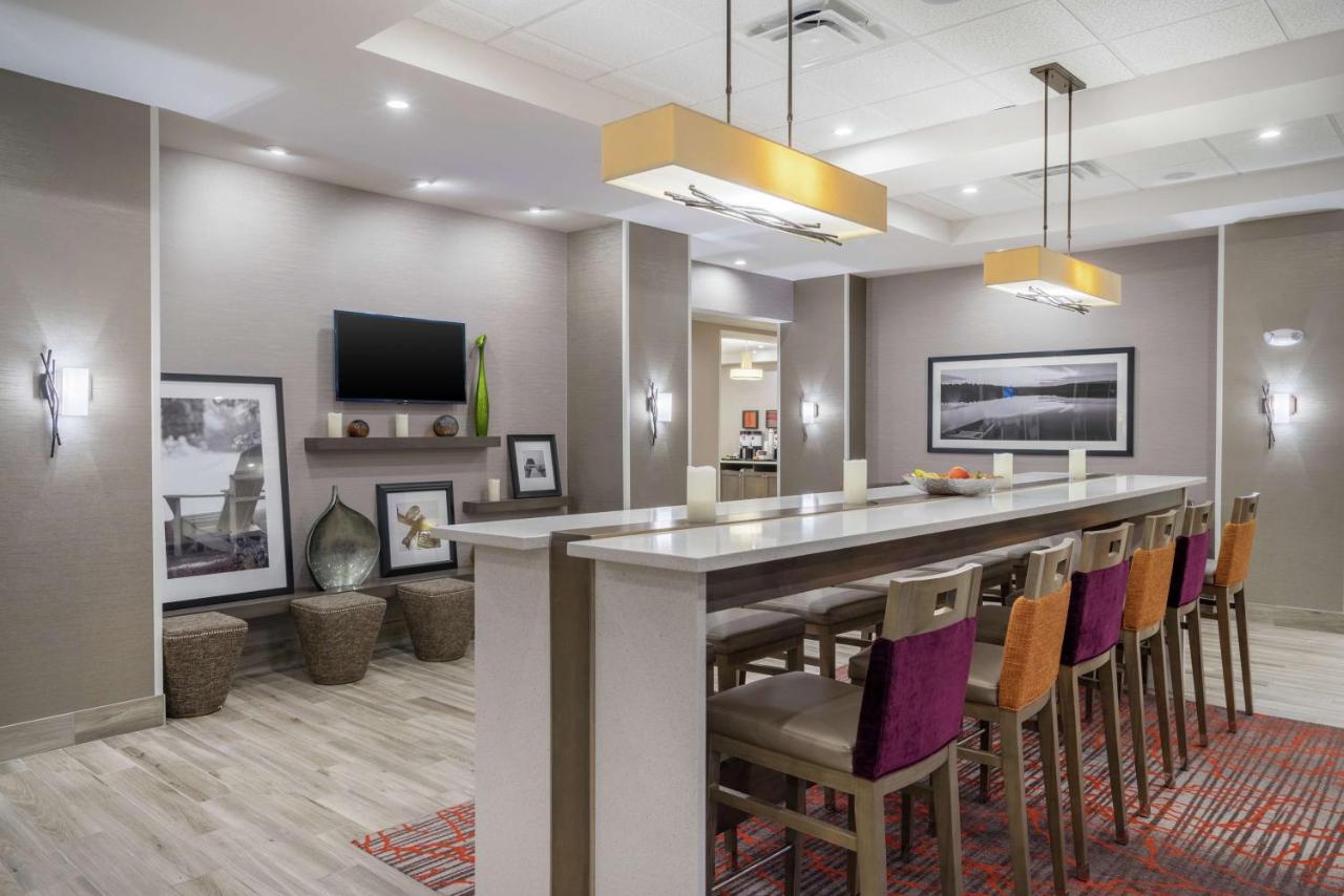 Hampton Inn Oxford photo 3