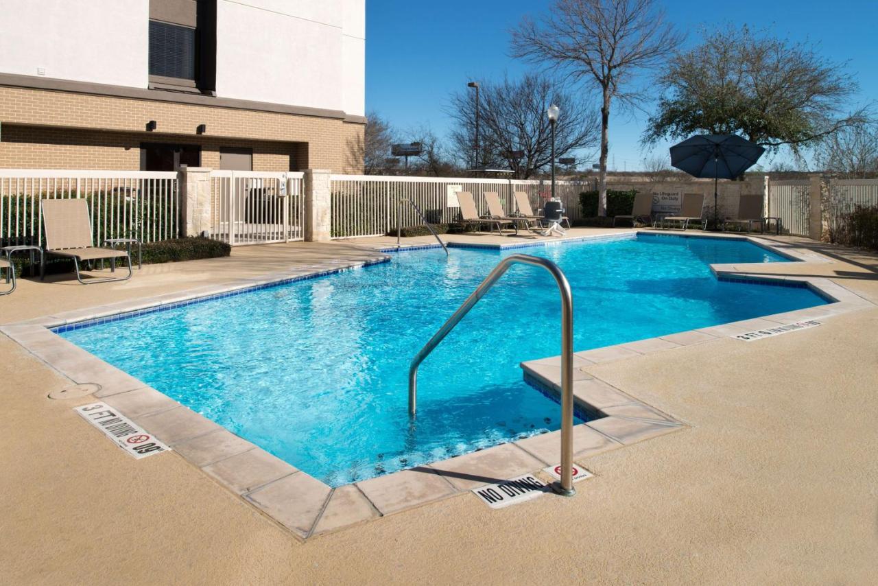 Hampton Inn & Suites Schertz photo 4