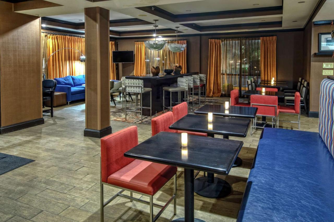 Hampton Inn Tullahoma photo 3