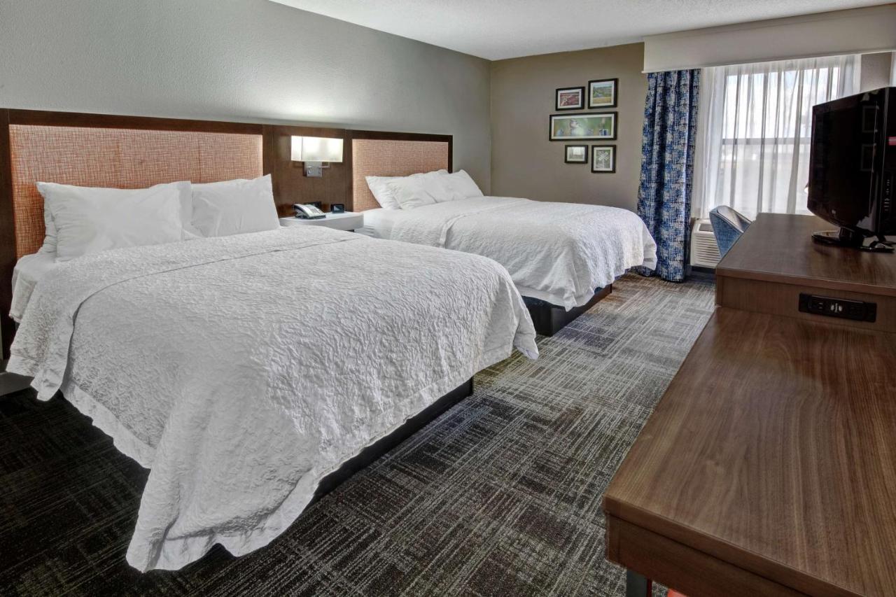 Hampton Inn Tullahoma photo 2