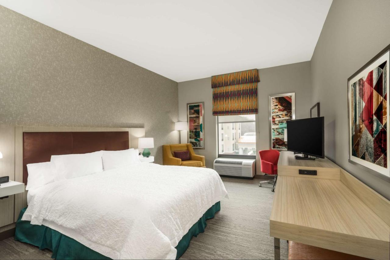 Hampton Inn Newport photo 4