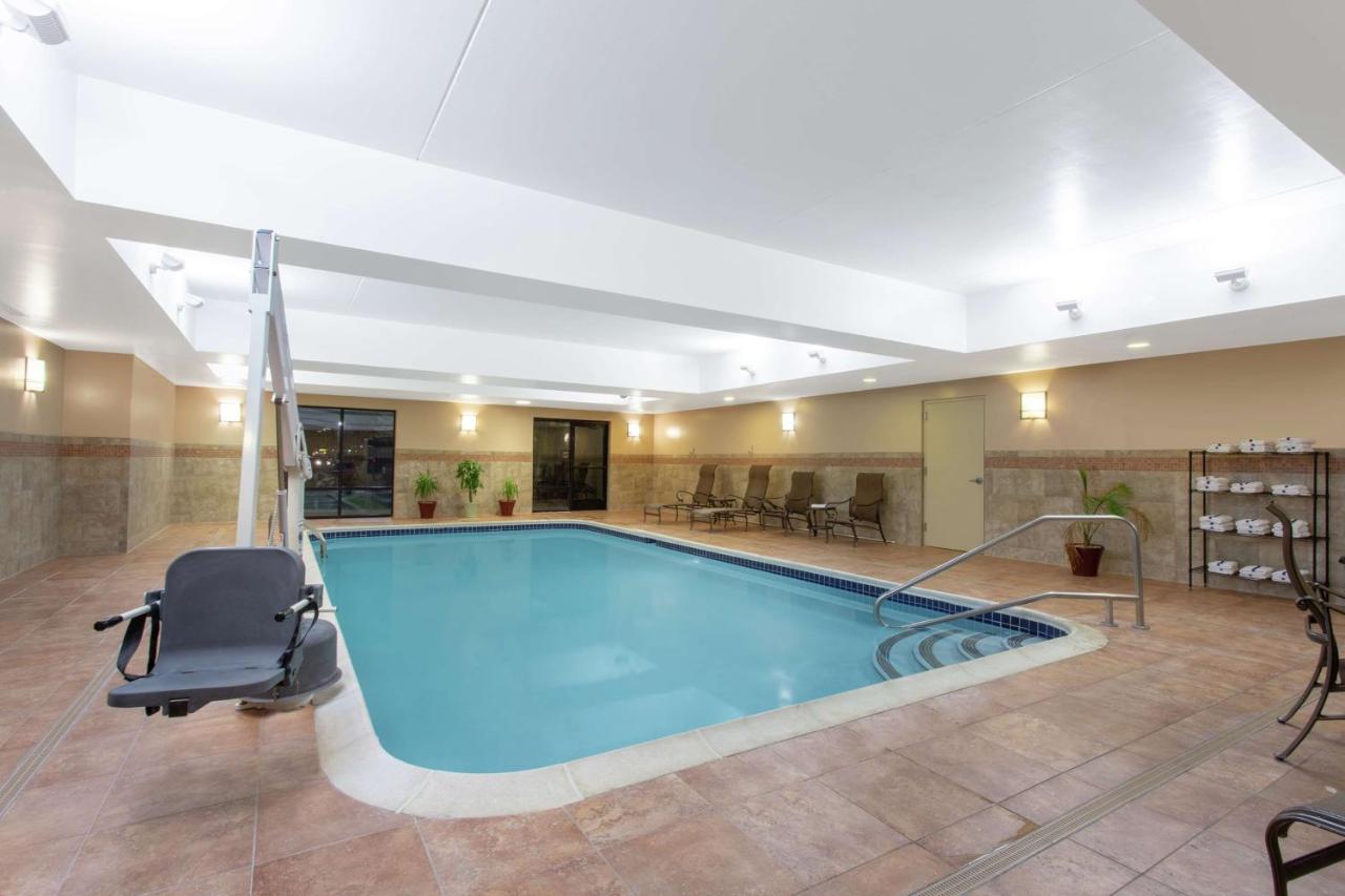 Hampton Inn & Suites Albany-Airport