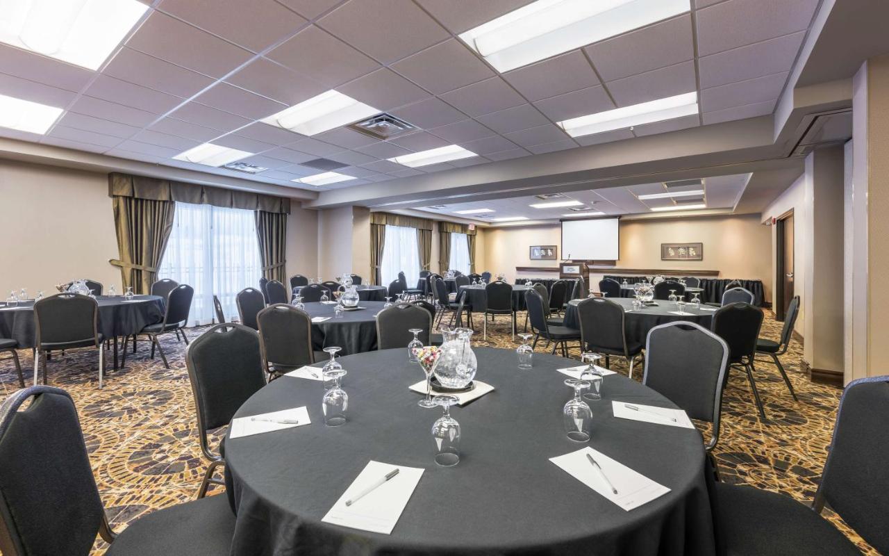 Hampton Inn & Suites by Hilton Moncton photo 2