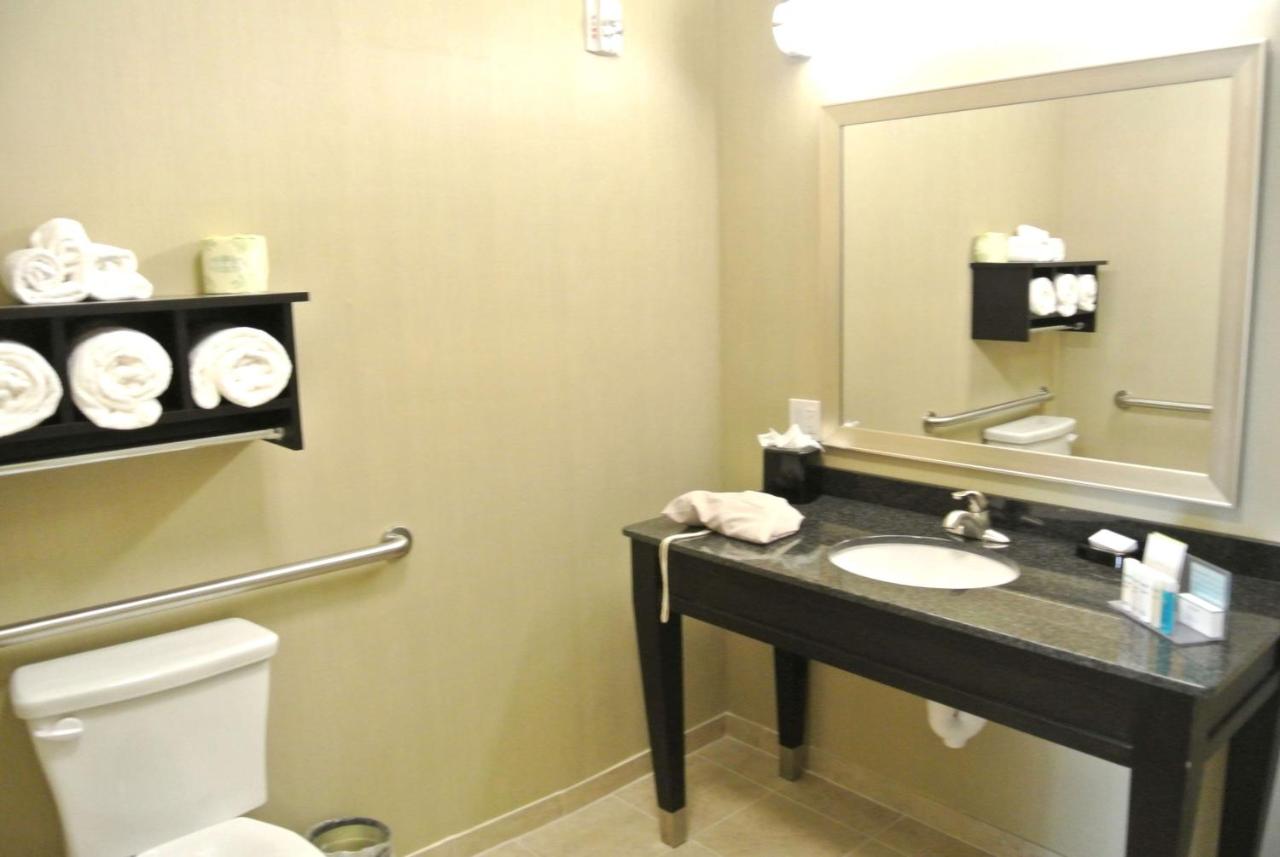 Hampton Inn Carrizo Springs photo 2