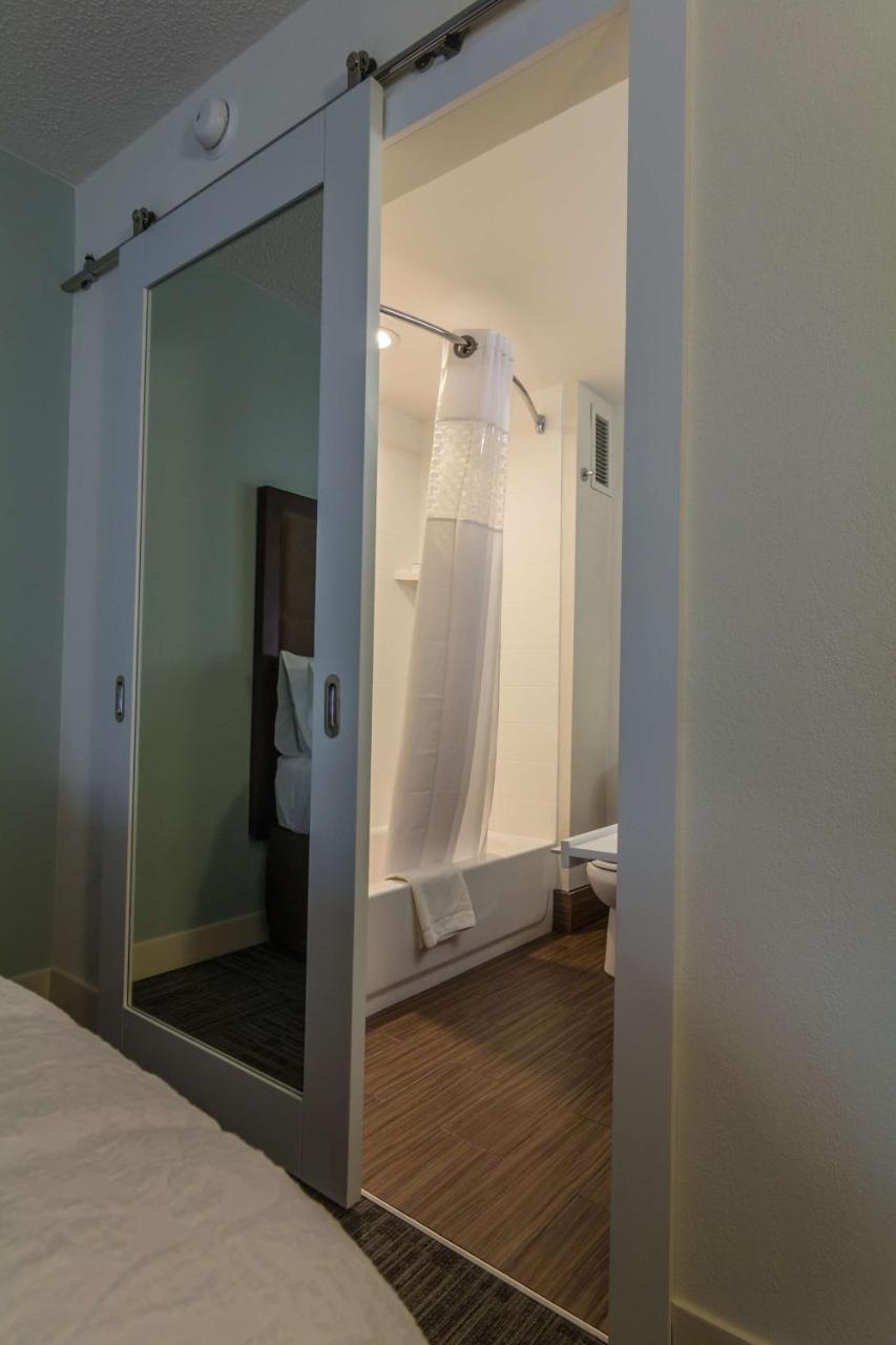 Hampton Inn Winchester-University/Mall Area photo 4