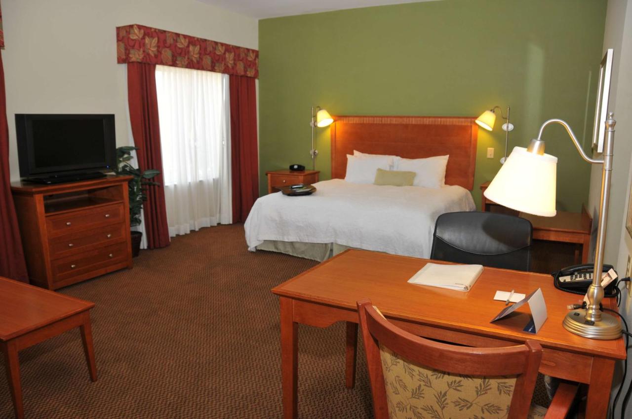 Hampton Inn Clinton photo 2