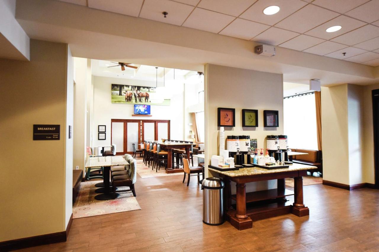 Photo - Hampton Inn & Suites Ocala - Belleview