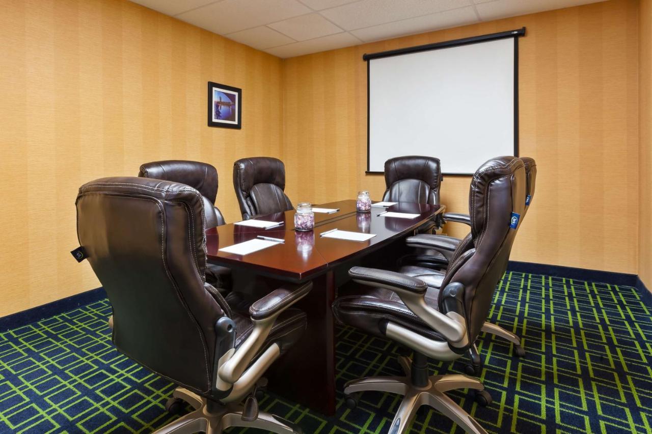 Hampton Inn Marysville photo 2