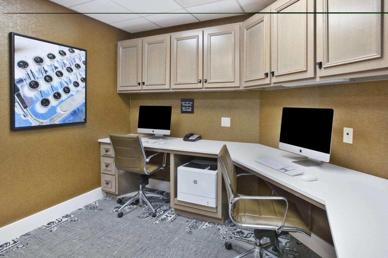 Hampton Inn & Suites Alliance photo 4