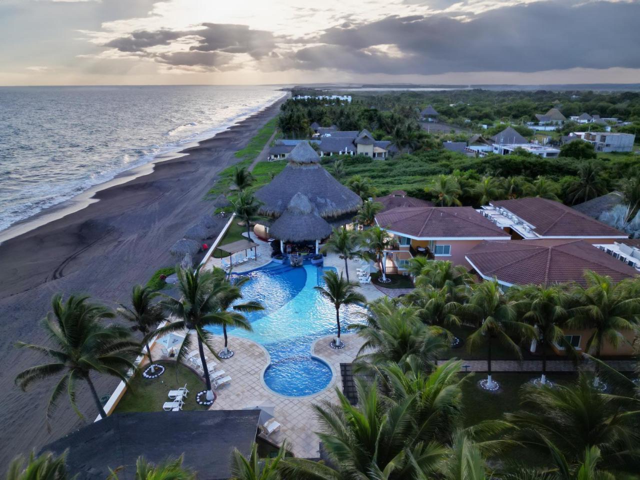 Hotel Cayman Suites