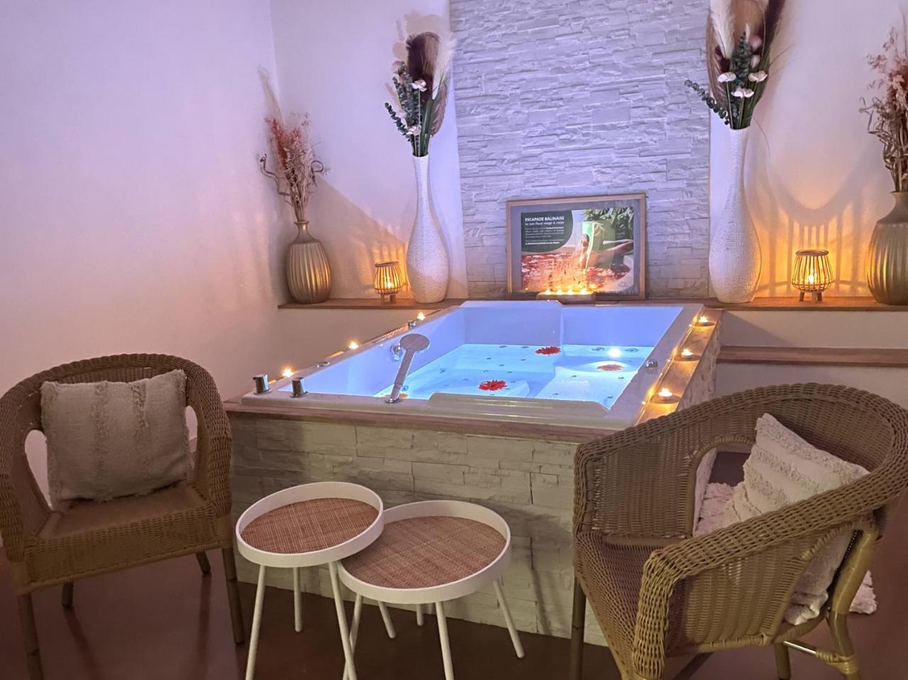 Logis Hôtel Restaurant SPA Le Tosny photo 2