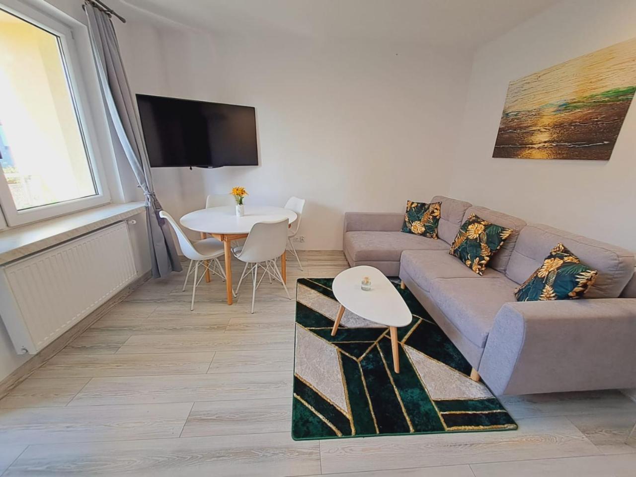 Limanowa Sunriser Apartment - 4