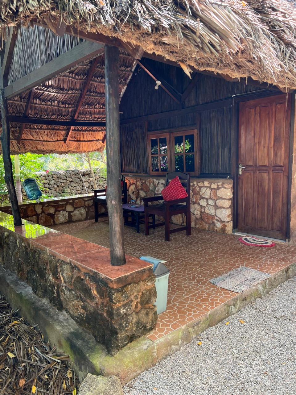 Rote Surf Resort - Lualemba Bungalows photo 4