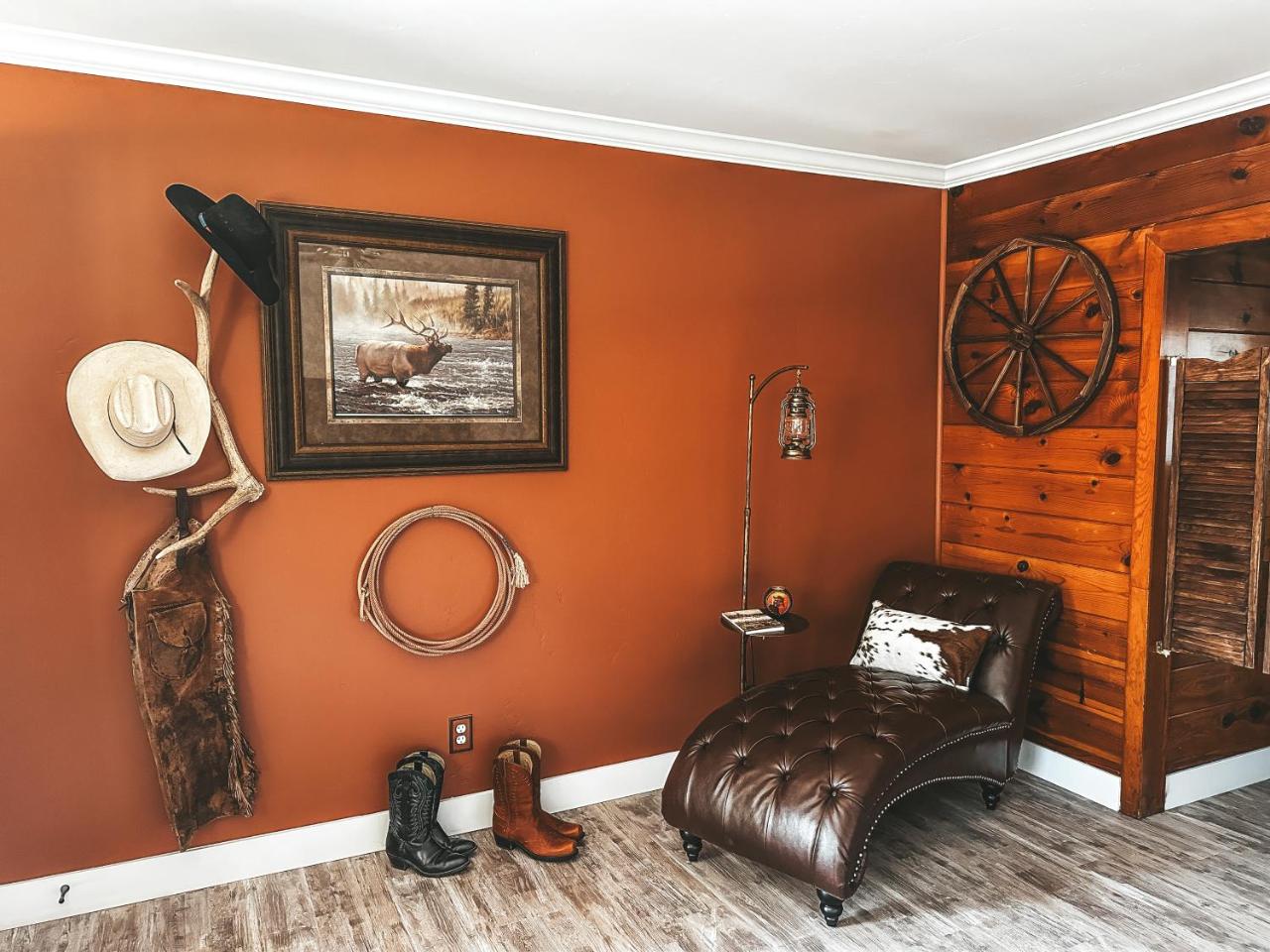 Woody Mountain Bed & Breakfast - 6